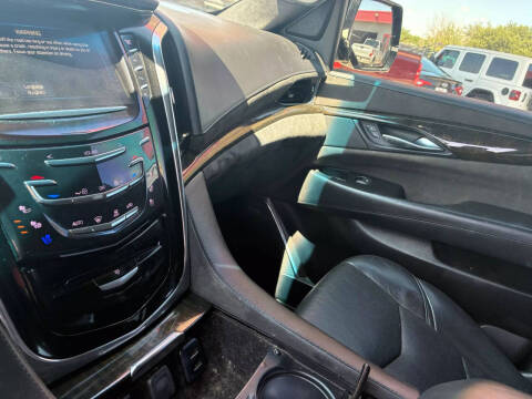 2018 Cadillac Escalade Platinum