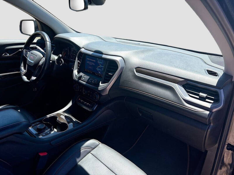 2021 GMC Acadia AT4