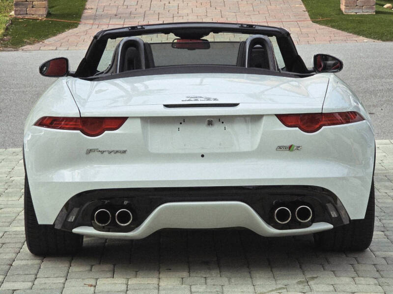 2016 Jaguar F-TYPE R