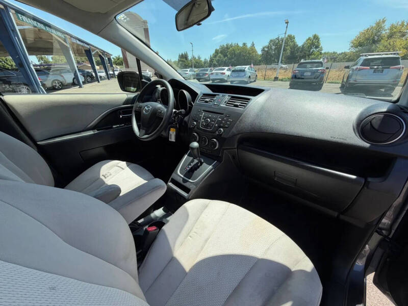 2015 Mazda MAZDA5 Sport