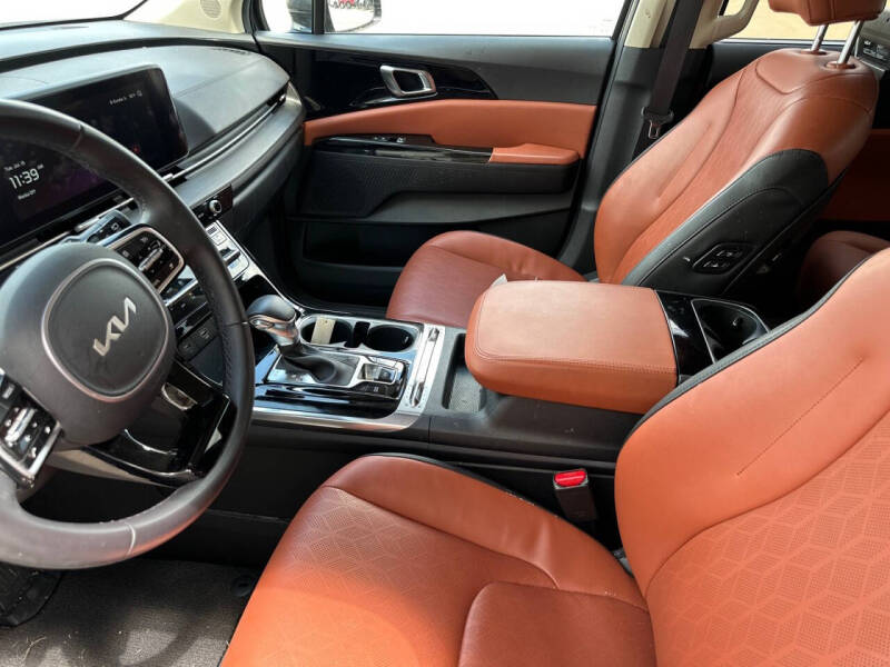 2024 Kia Carnival SX