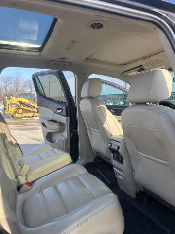 2017 GMC Acadia Denali