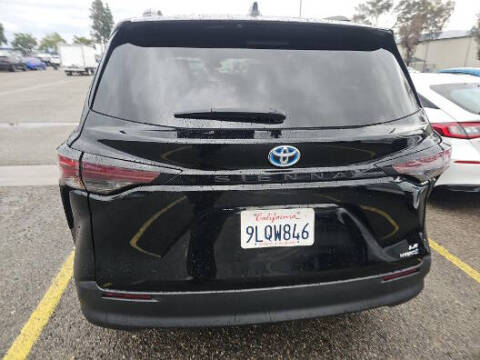2024 Toyota Sienna LE 8-Passenger