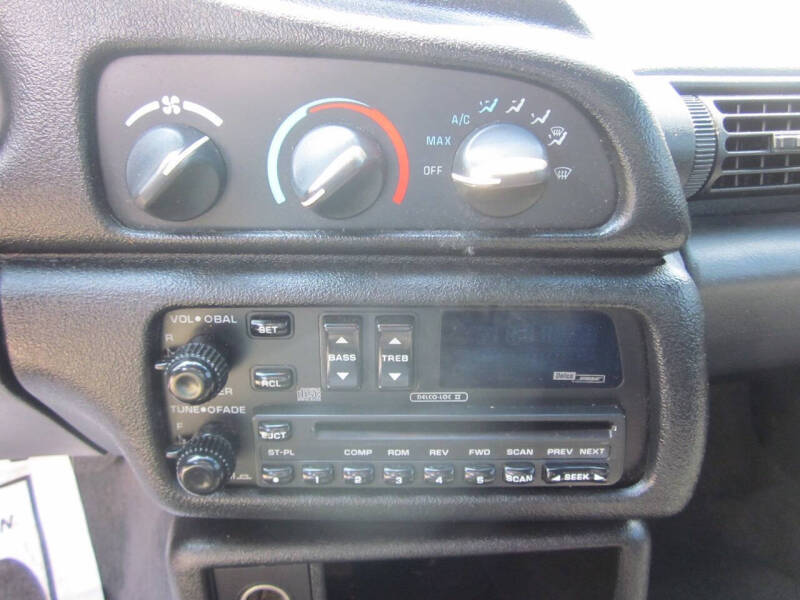 1996 Chevrolet Camaro - Photo 18