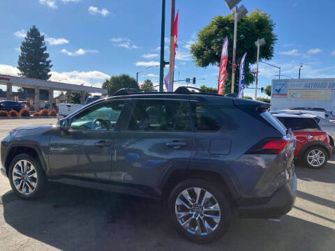 2019 Toyota RAV4 XLE Premium