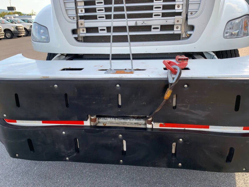 2011 Freightliner M2 112V