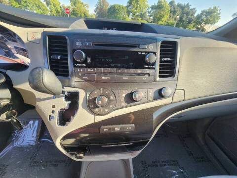 2011 Toyota Sienna