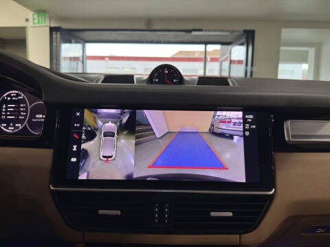 2023 Porsche Cayenne Platinum Edition