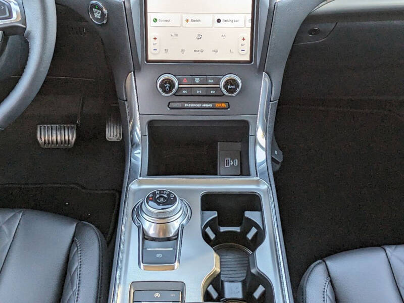 2024 Ford Edge Titanium