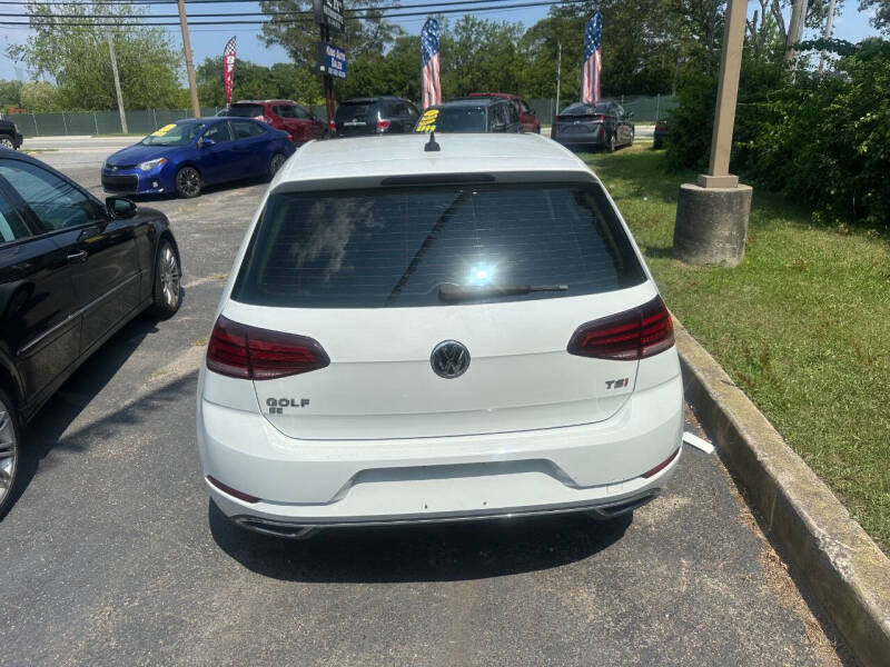 2018 Volkswagen Golf TSI SE