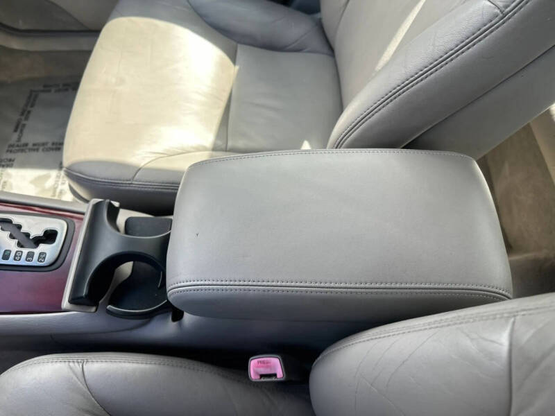 2004 Lexus ES 330