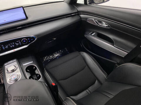 2023 Genesis GV70 2.5T Standard