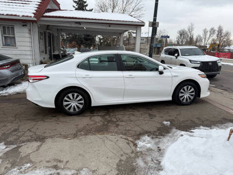 2019 Toyota Camry Hybrid LE