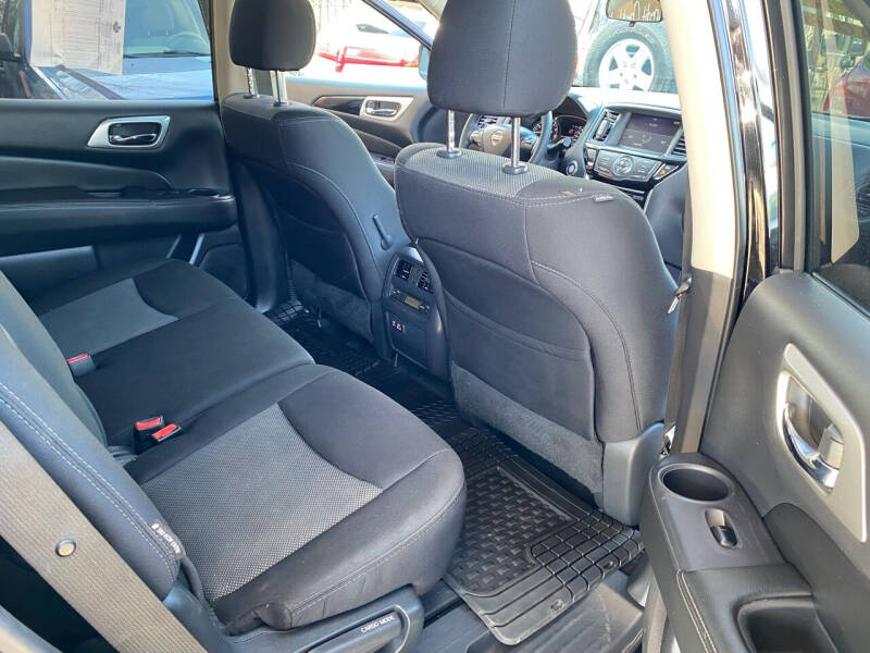 2019 Nissan Pathfinder SL