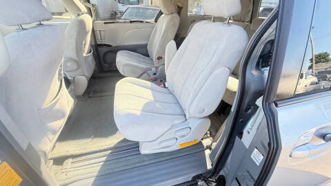2011 Toyota Sienna LE 8-Passenger