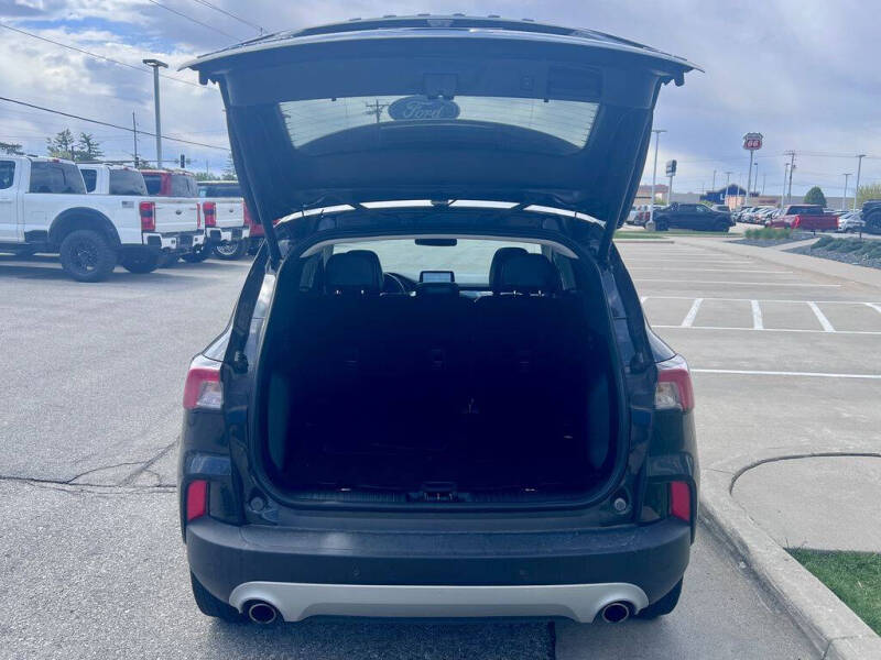 2022 Ford Escape Titanium