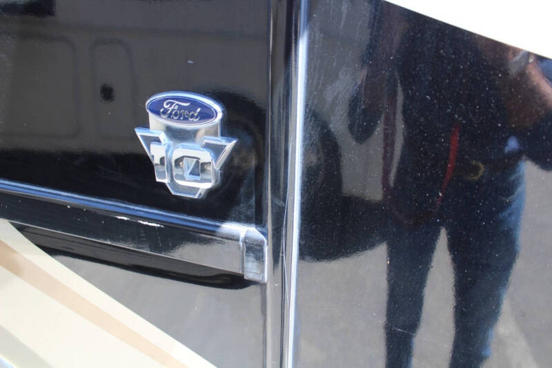 2015 Thor Motor Coach Challenger 37DT