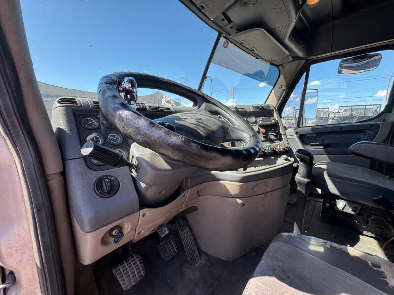 2014 Freightliner Cascadia