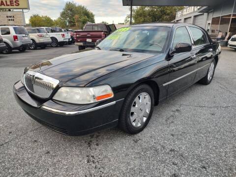 2004 Lincoln Town Car for sale at DON BAILEY AUTO SALES in Phenix City AL