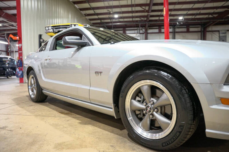 2005 Ford Mustang GT Premium