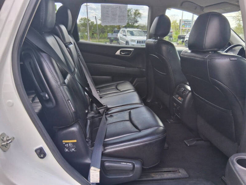 2019 Nissan Pathfinder SL