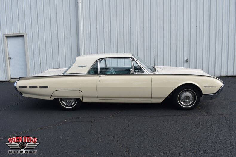 1962 Ford Thunderbird