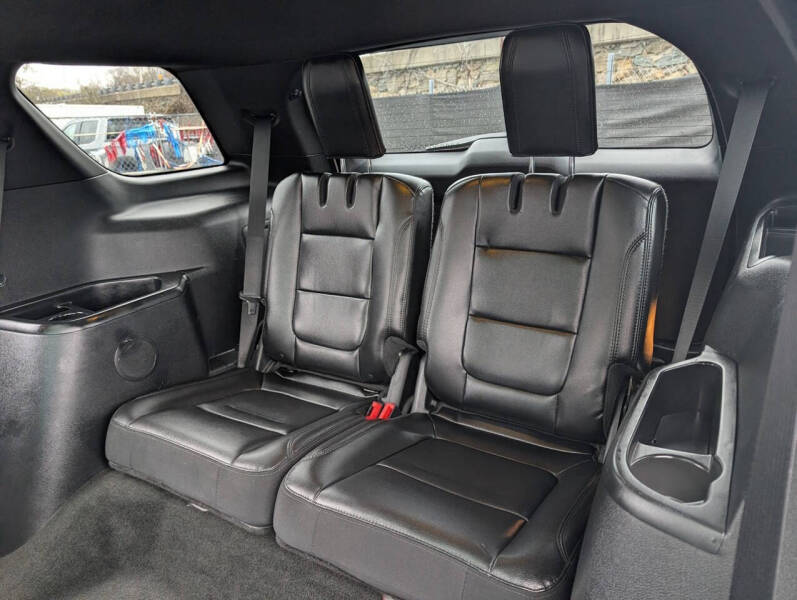2017 Ford Explorer XLT - Photo 29