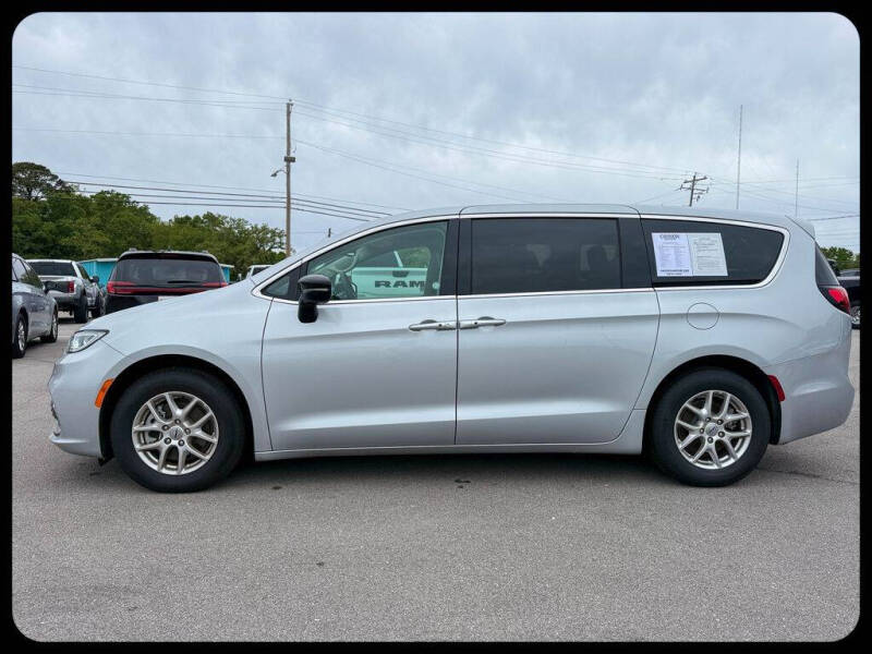 2024 Chrysler Pacifica Touring L