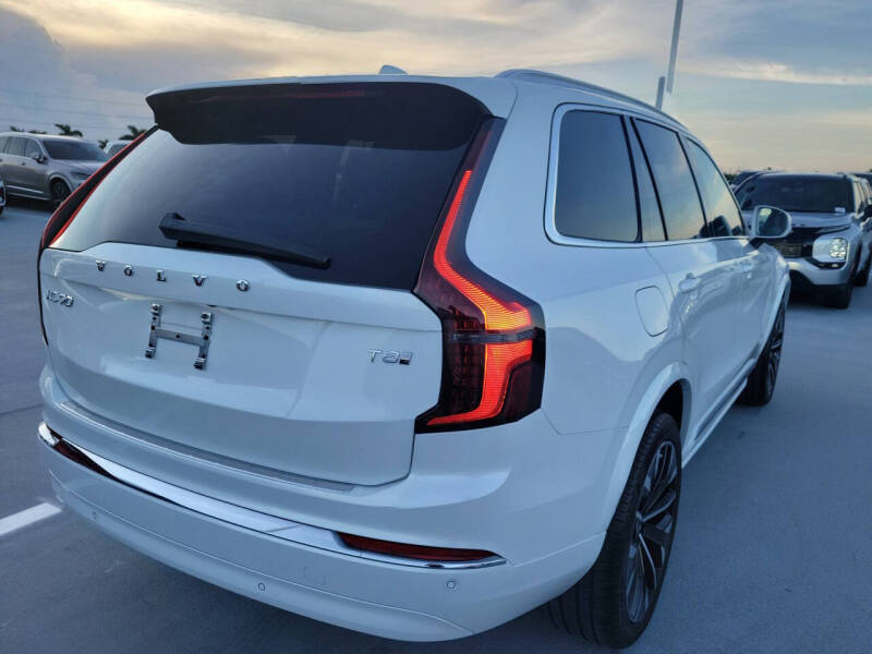 2026 Volvo XC90 T8 Core