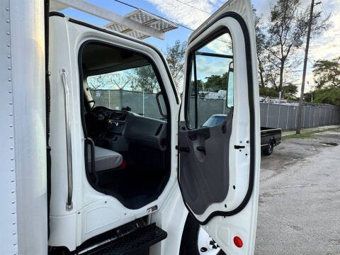 2016 Freightliner M2 106