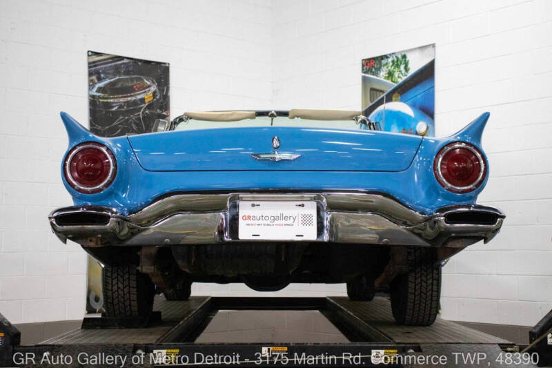 1957 Ford Thunderbird