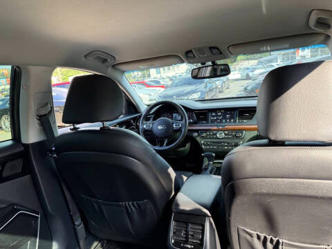 2017 Kia Cadenza Premium