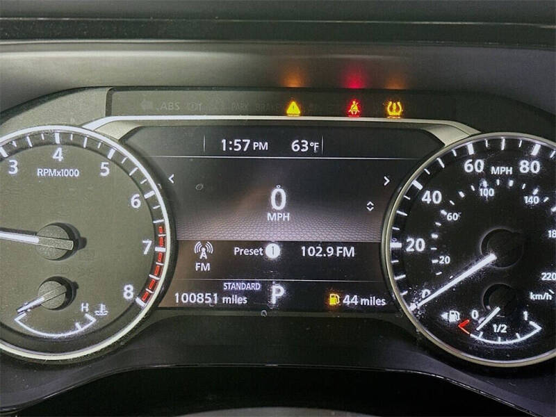 2022 Nissan Pathfinder SV