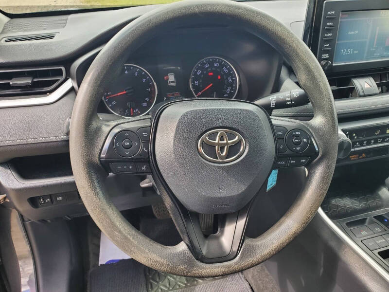 2019 Toyota RAV4 LE
