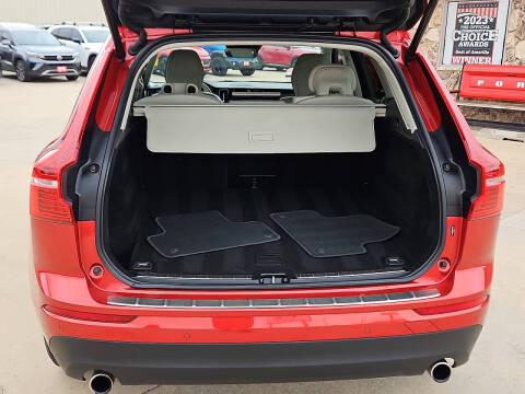 2021 Volvo XC60 T6 Momentum