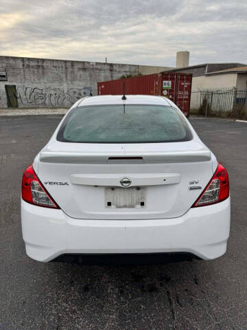 2018 Nissan Versa SV