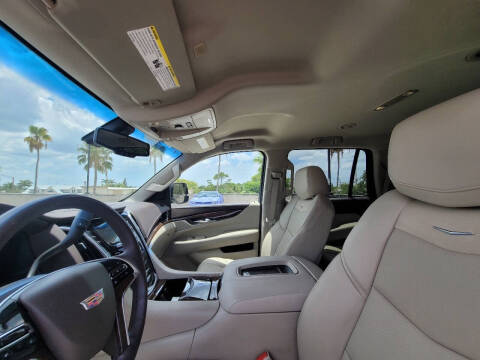 2017 Cadillac Escalade Standard
