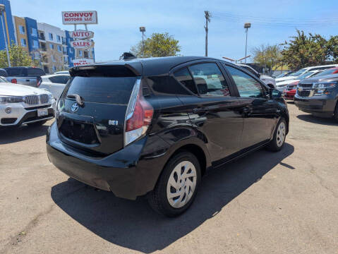 2016 Toyota Prius c Two