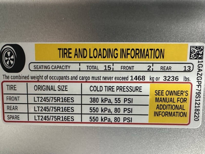 2025 Chevrolet Express LT 3500