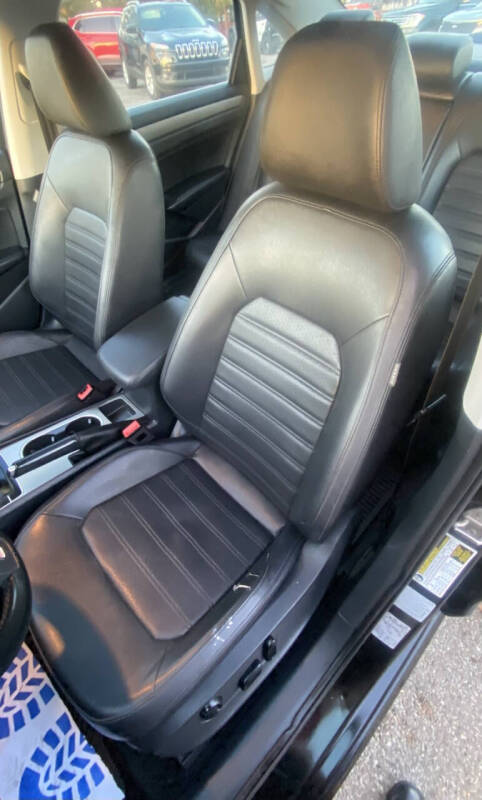 2015 Volkswagen Passat 1.8T SE