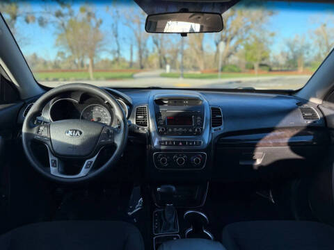 2014 Kia Sorento LX