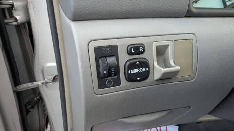 2004 Toyota Corolla LE