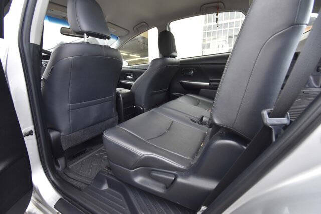 2015 Toyota Prius v Five