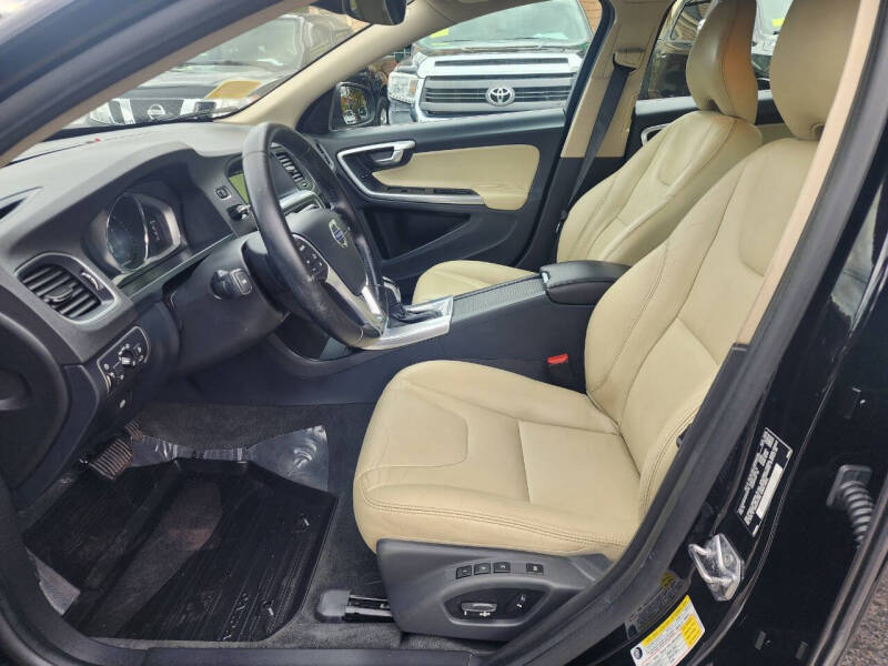 2017 Volvo V60 T5 Premier