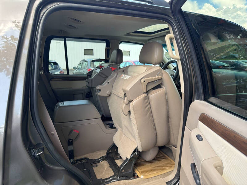 2005 Ford Explorer Eddie Bauer