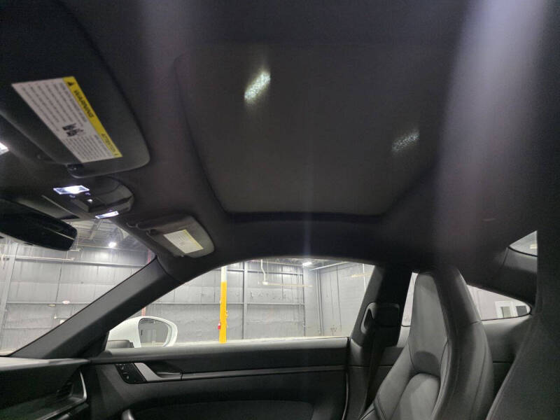 2020 Porsche 911 Carrera