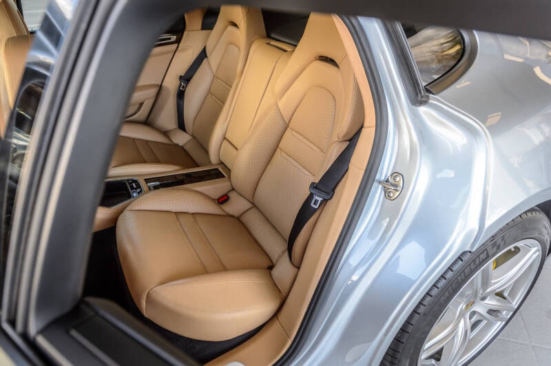 2018 Porsche Panamera