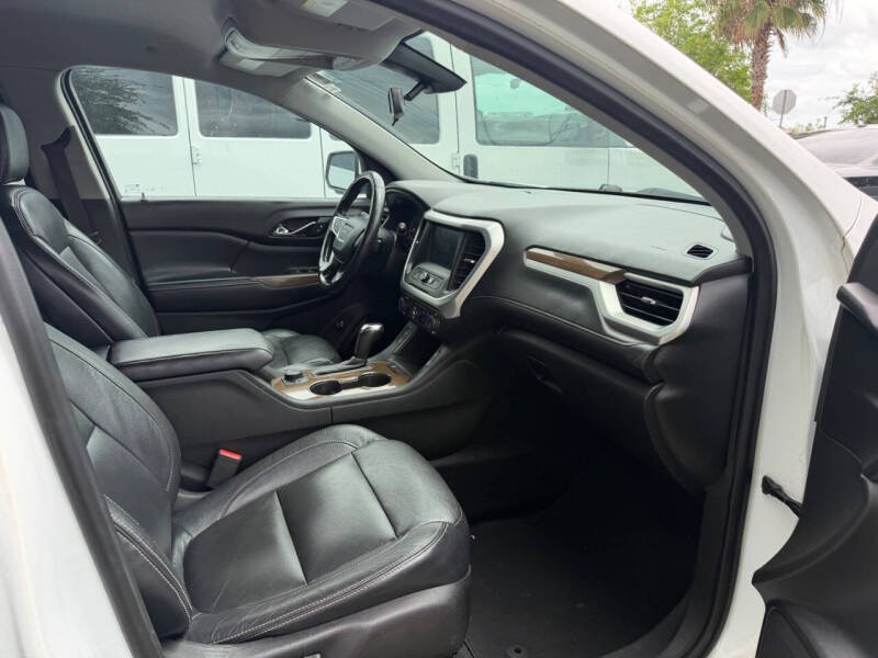 2017 GMC Acadia SLE-2