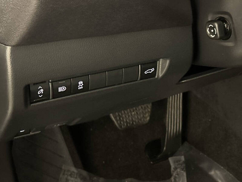 2024 Toyota Venza LE