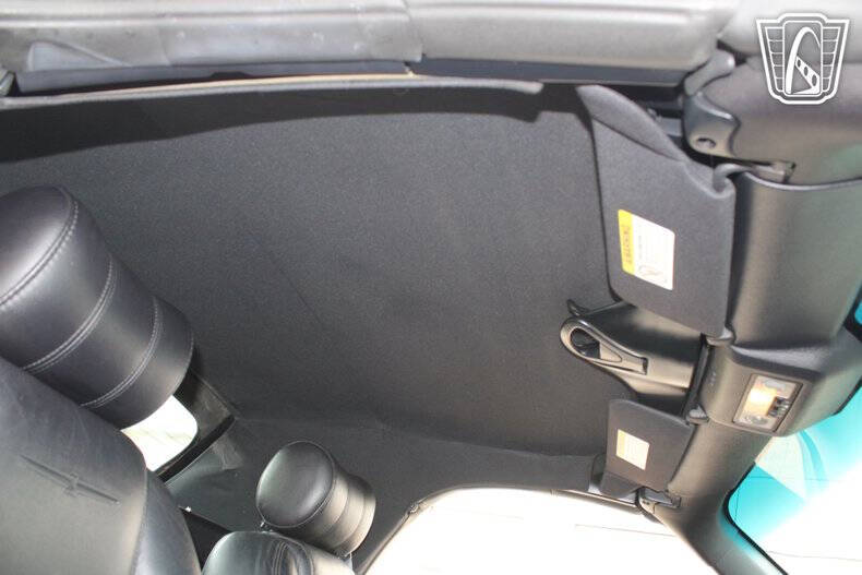 2004 Ford Thunderbird Deluxe